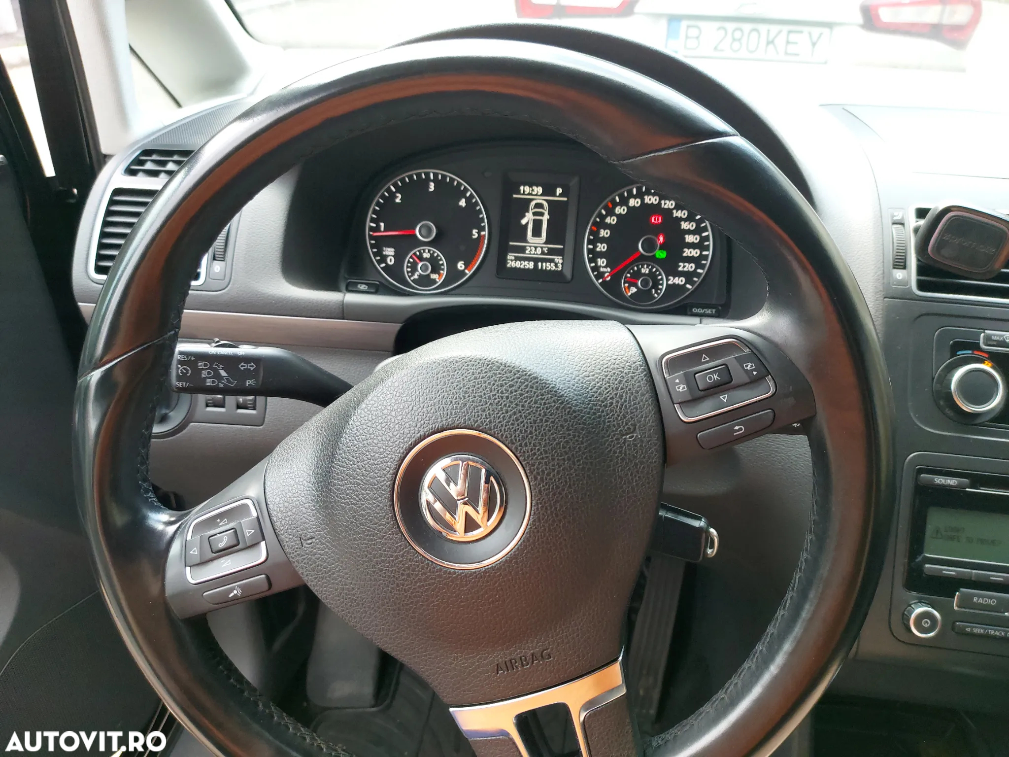 Volkswagen Touran 1.6 TDI DSG Comfortline - 19