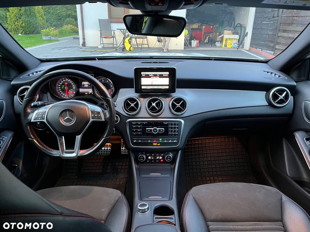 Mercedes-Benz GLA 250 7G-DCT - 23