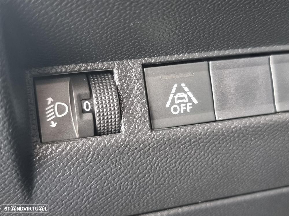 Peugeot 208 1.2 PureTech Allure Pack EAT8 - 43