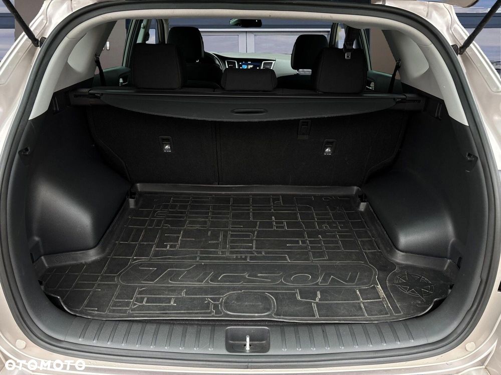 Hyundai Tucson 1.6 GDI BlueDrive Style 2WD - 37
