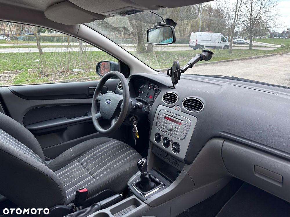 Ford Focus 1.6 Trend - 16