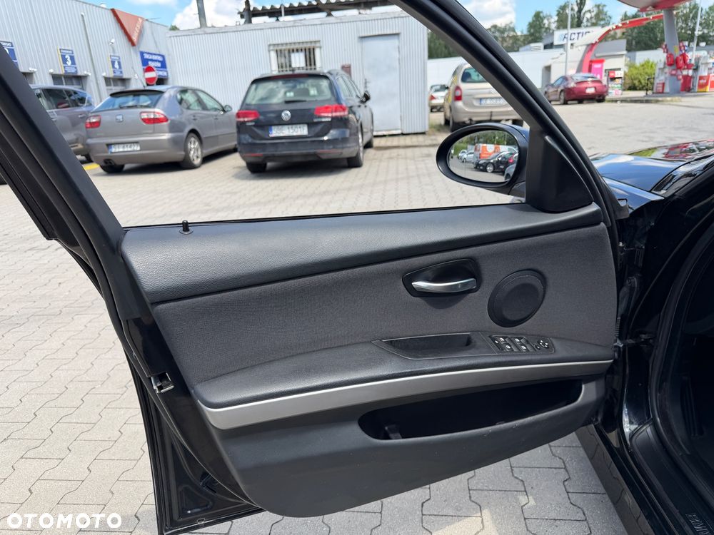 BMW Seria 3 320d - 17