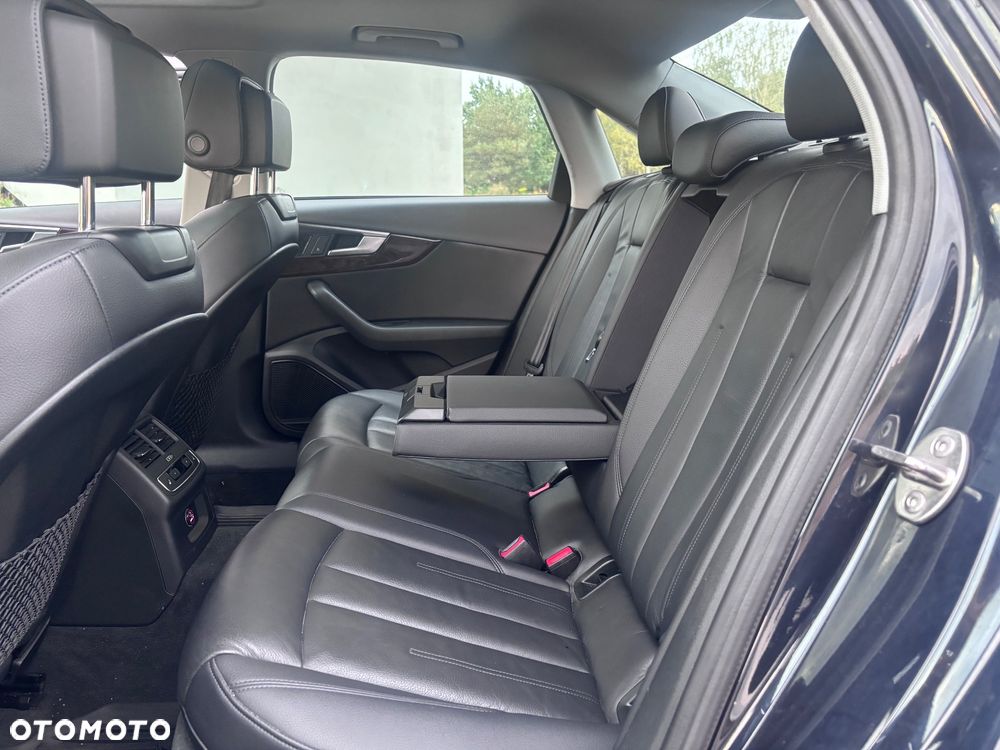 Audi A4 Limousine - 16