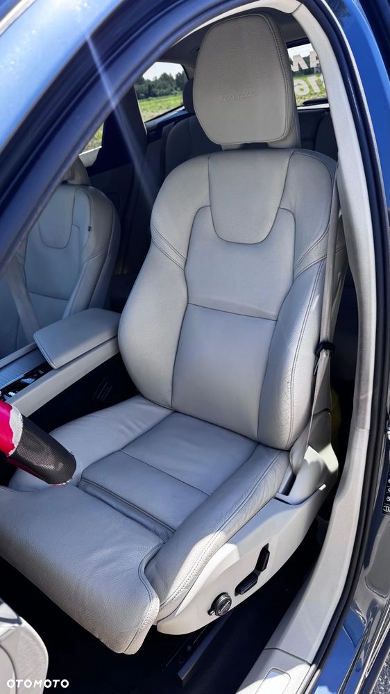 Volvo XC 60 B4 D AWD Inscription - 17