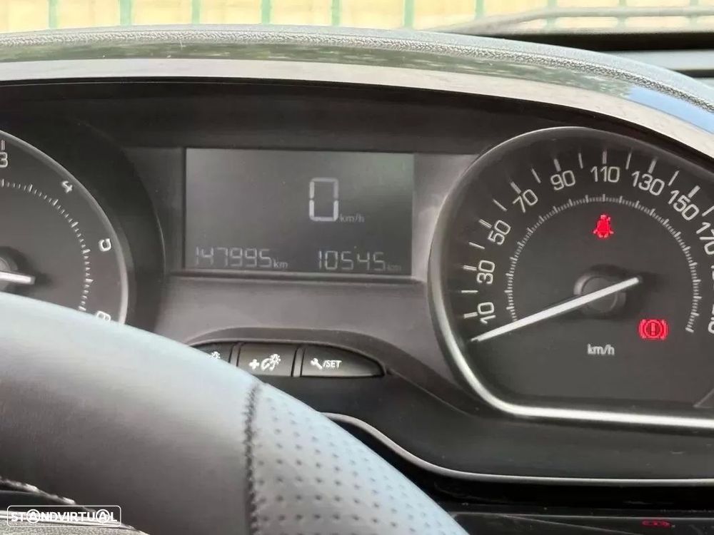 Peugeot 208 1.6 BlueHDi Style - 19
