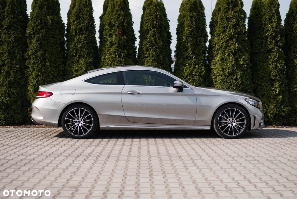 Mercedes-Benz Klasa C 300 9G-TRONIC - 9