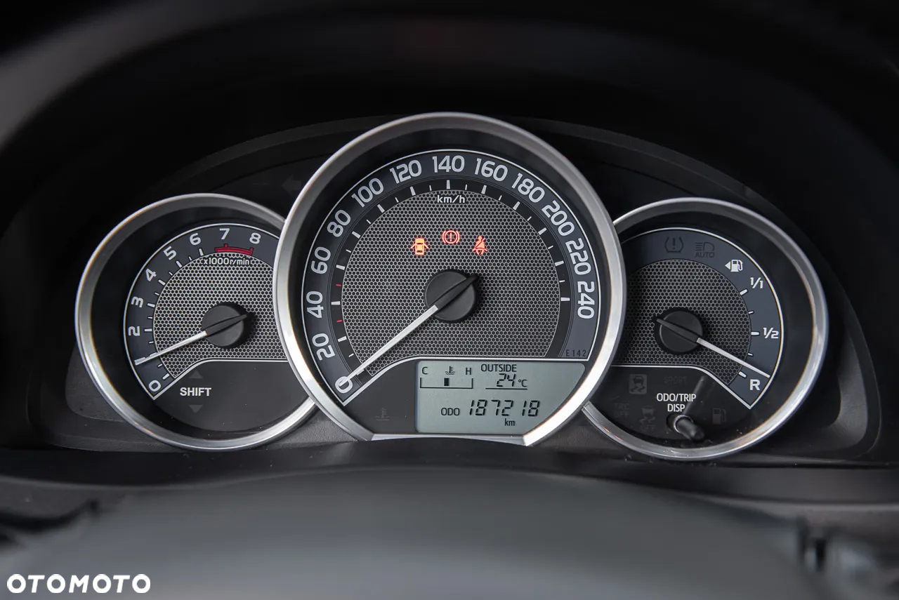 Toyota Auris 1.6 Premium Comfort - 18