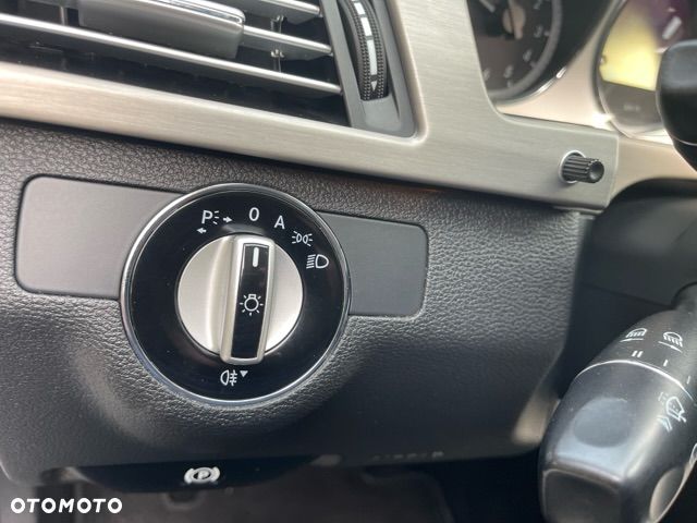 Mercedes-Benz Klasa E 250 CDI DPF BlueEFFICIENCY Automatik - 26