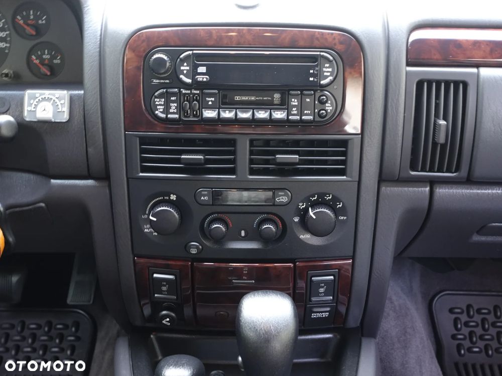 Jeep Grand Cherokee - 26