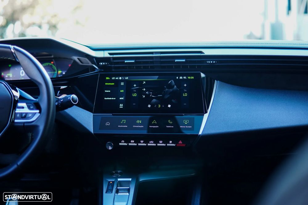Peugeot 408 HYBRID 136 e-DSC6 GT - 33