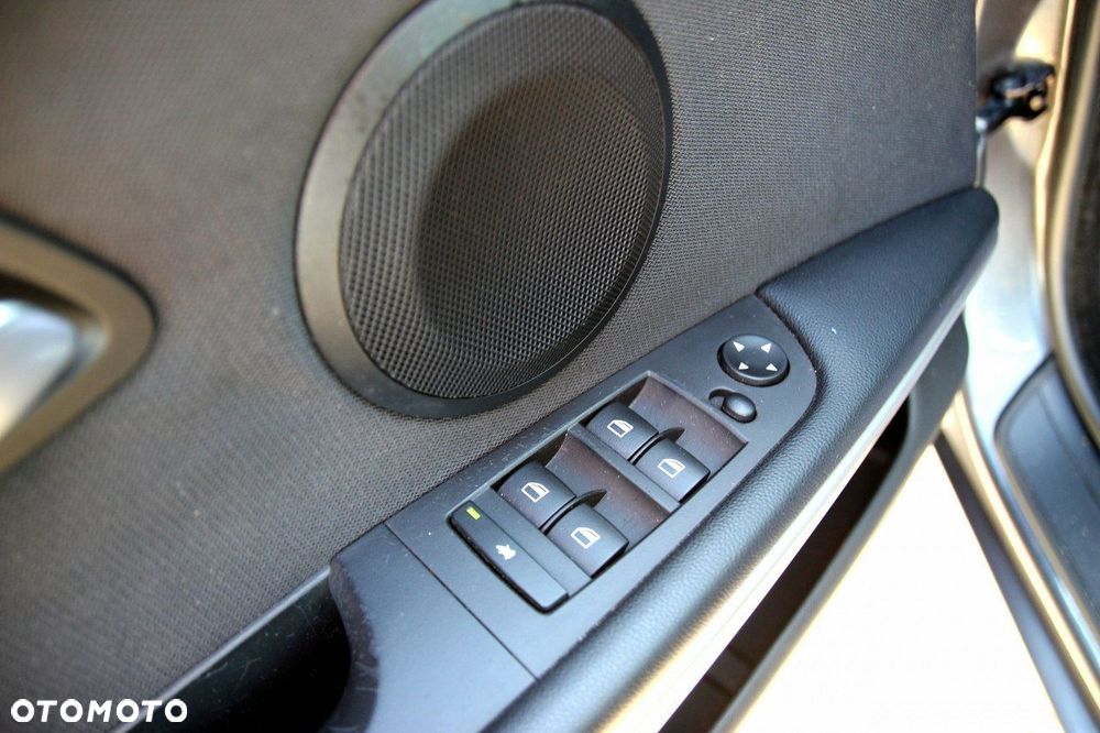 BMW Seria 3 325i - 18