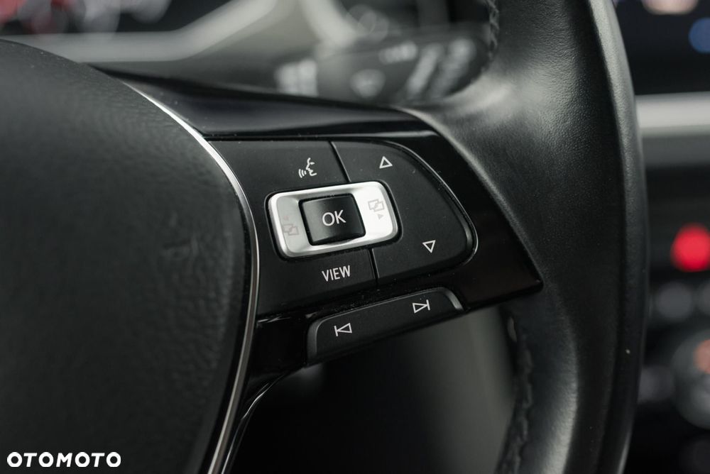 Volkswagen T-Roc - 24