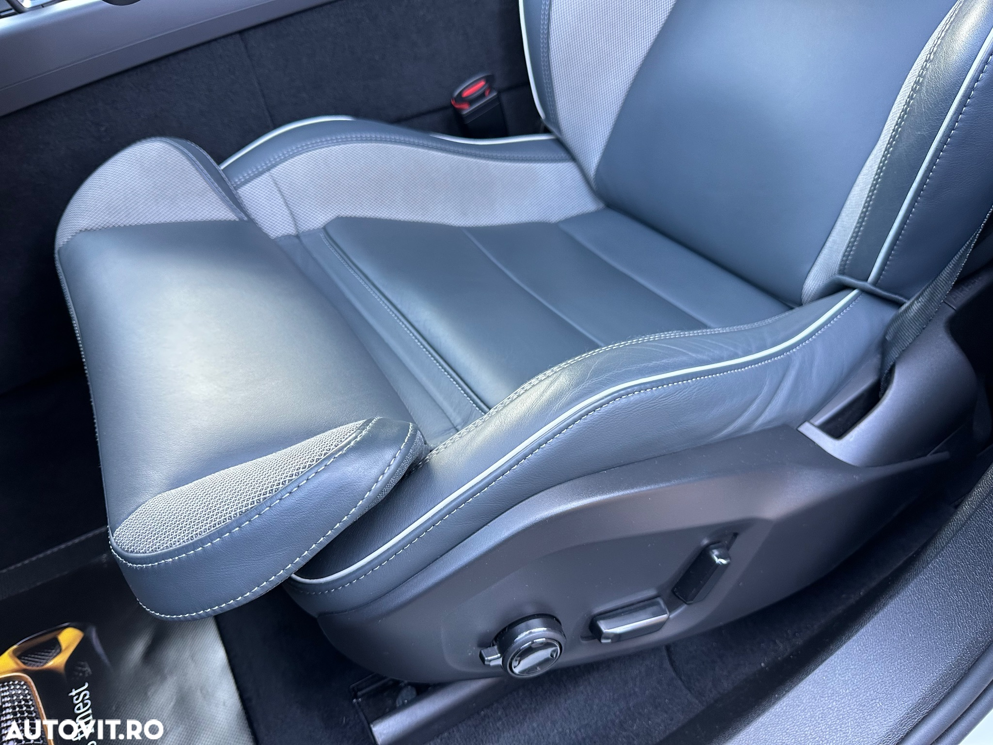 Volvo XC 60 T6 AWD Recharge Geartronic RDesign - 22
