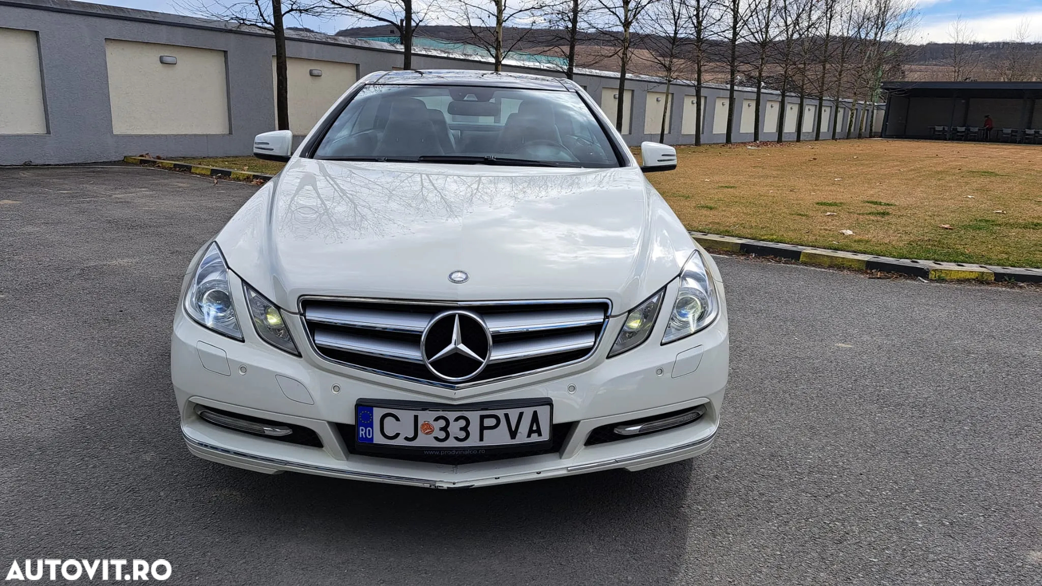 Mercedes-Benz E 200 CGI BlueEfficiency Automatik - 2