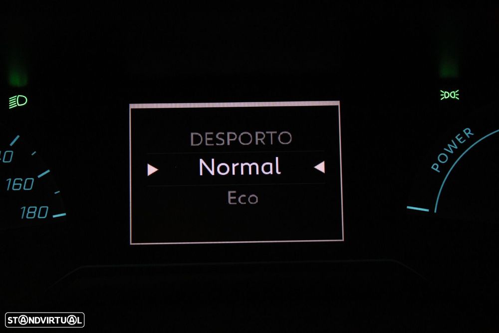 Peugeot e-2008 50 kWh Allure Pack - 28