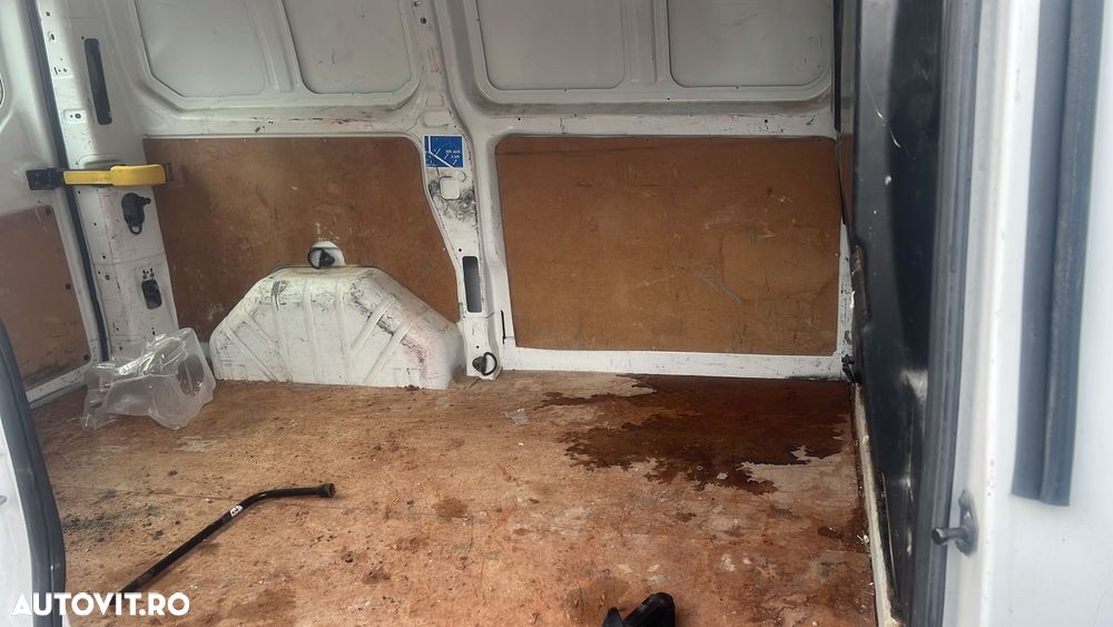 Ford Transit Custom - 8