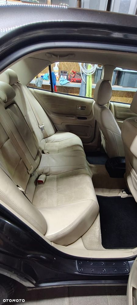Lexus IS 200 Prestige - 8