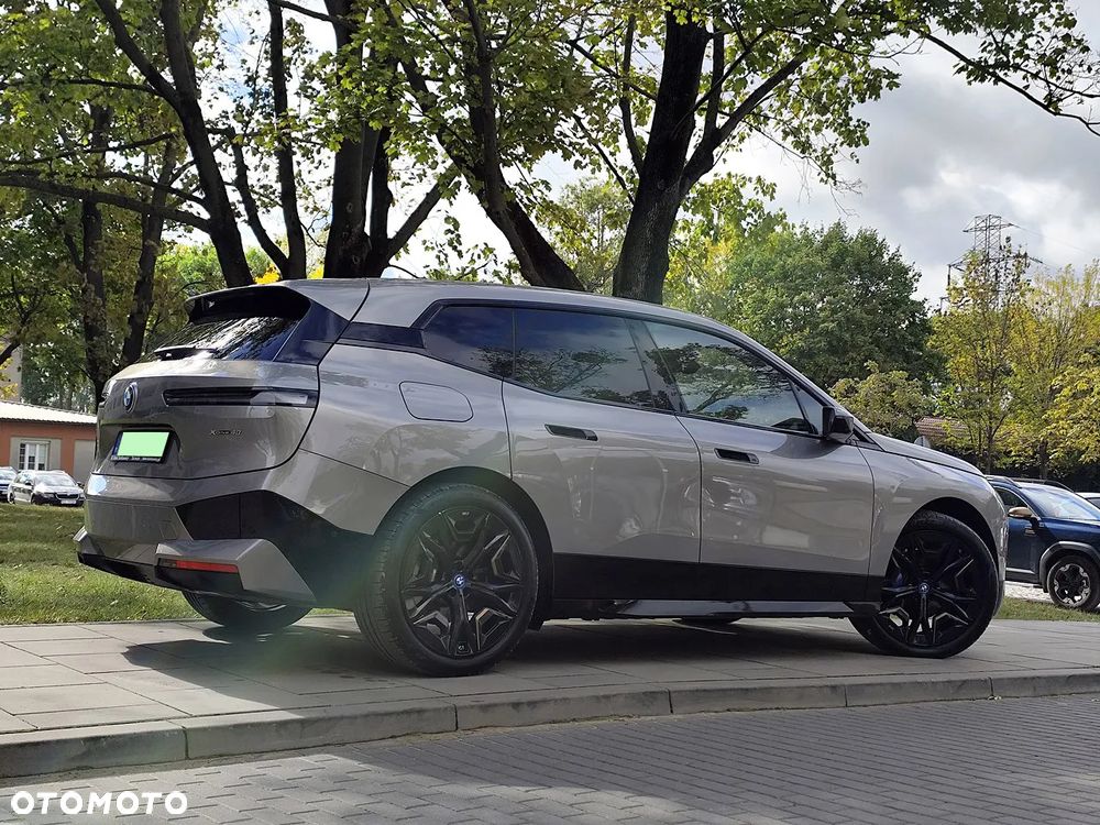 BMW iX xDrive40 76.6kWh Signature - 4