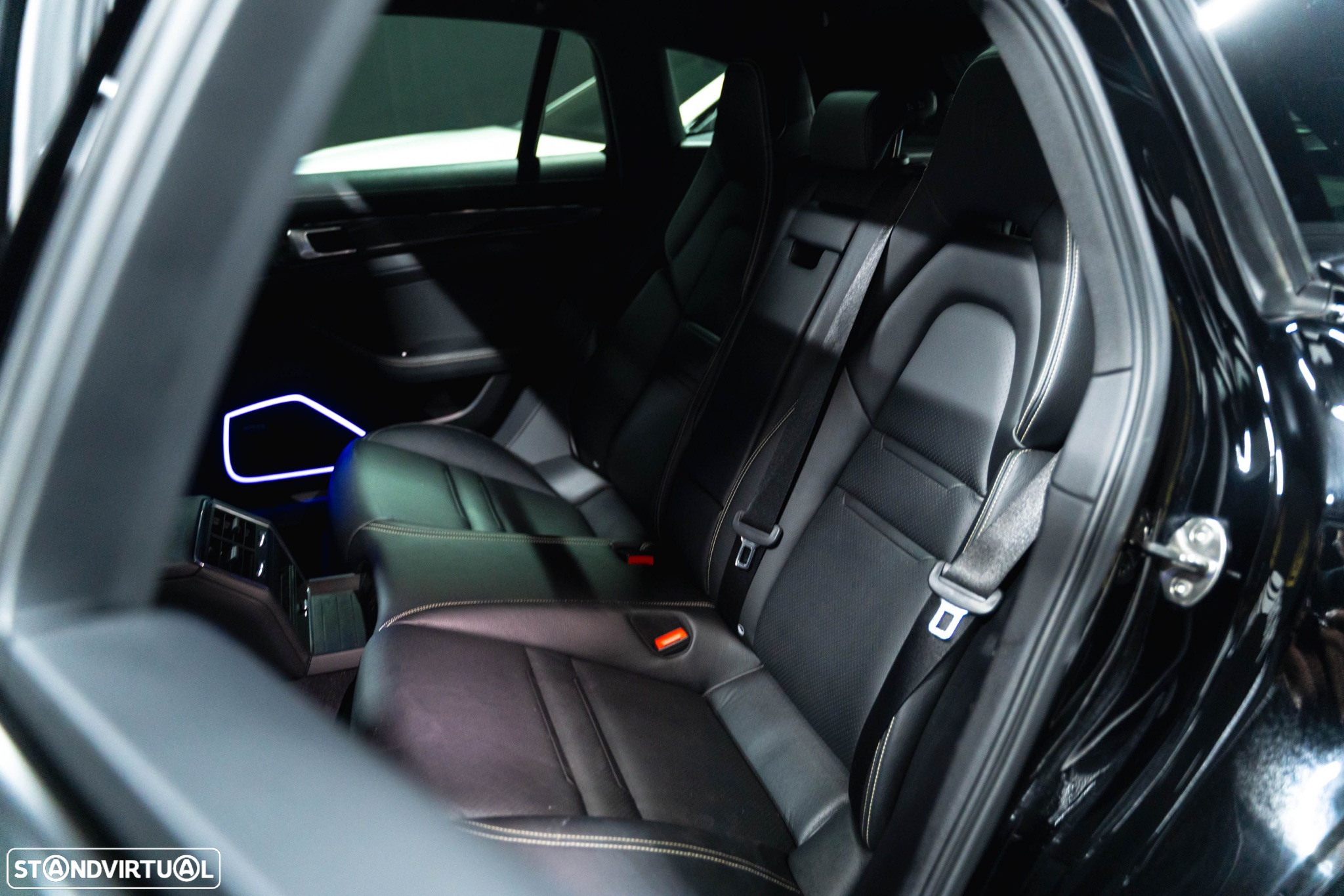 Porsche Panamera Sport Turismo 4 E-Hybrid 10 Years Edition - 15