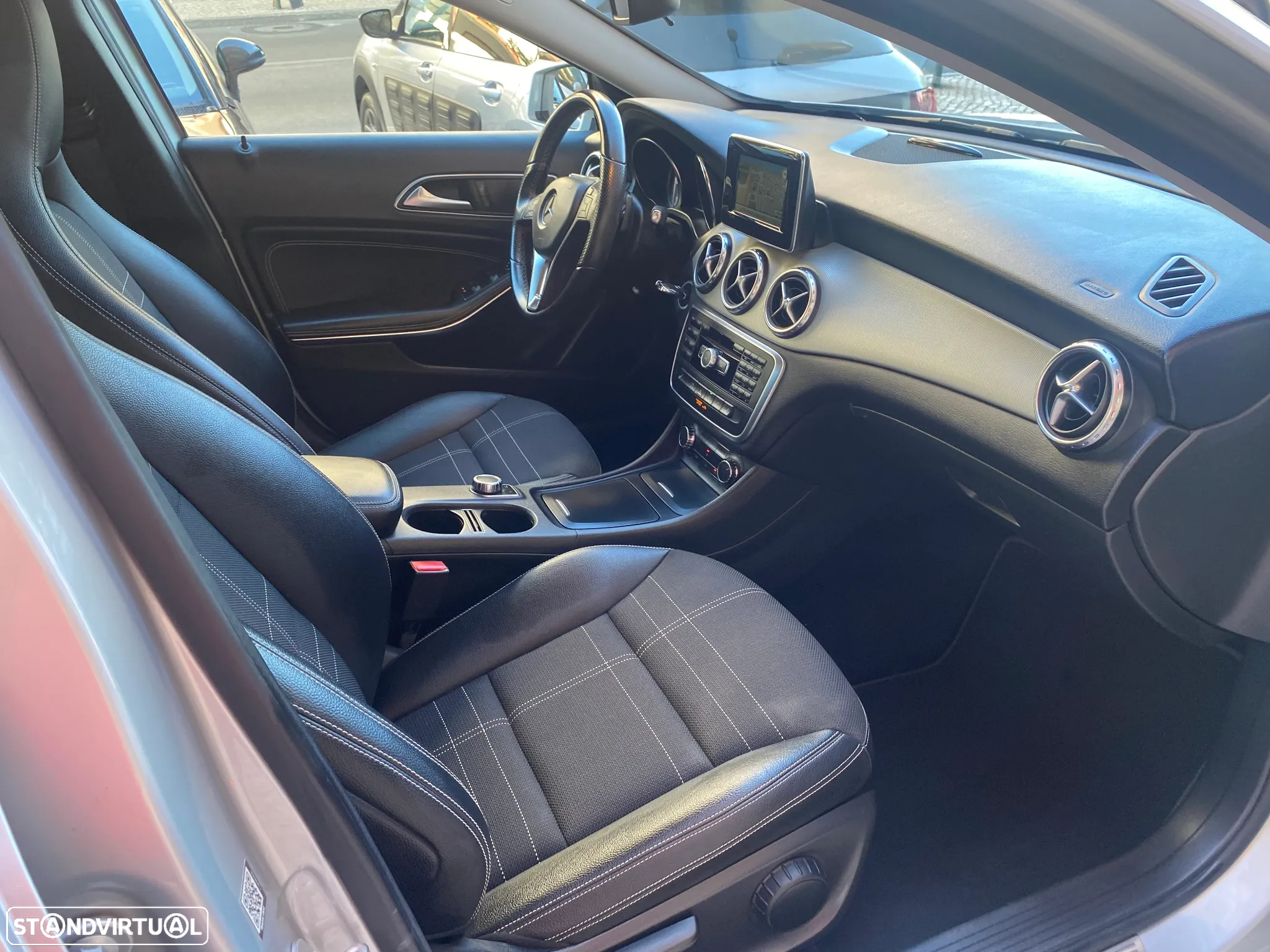 Mercedes-Benz GLA 180 (CDI) d 7G-DCT Urban - 28