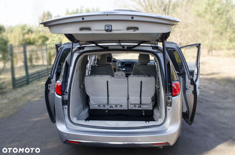 Chrysler Pacifica - 9