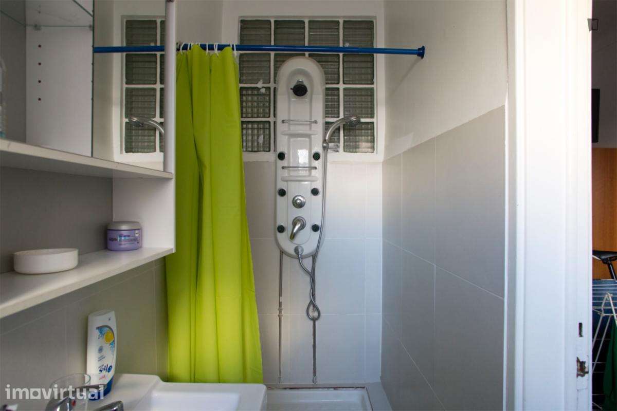 Quarto - localizado em Arroios Lisbon - Grande imagem: 4/17