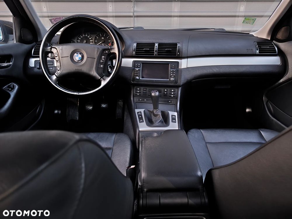 BMW Seria 3 325i Edition Exclusive - 23