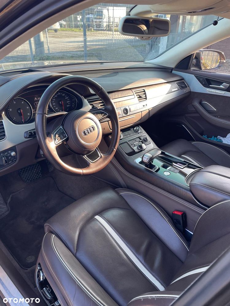 Audi A8 4.2 TDI DPF (clean diesel) quattro tiptronic - 9
