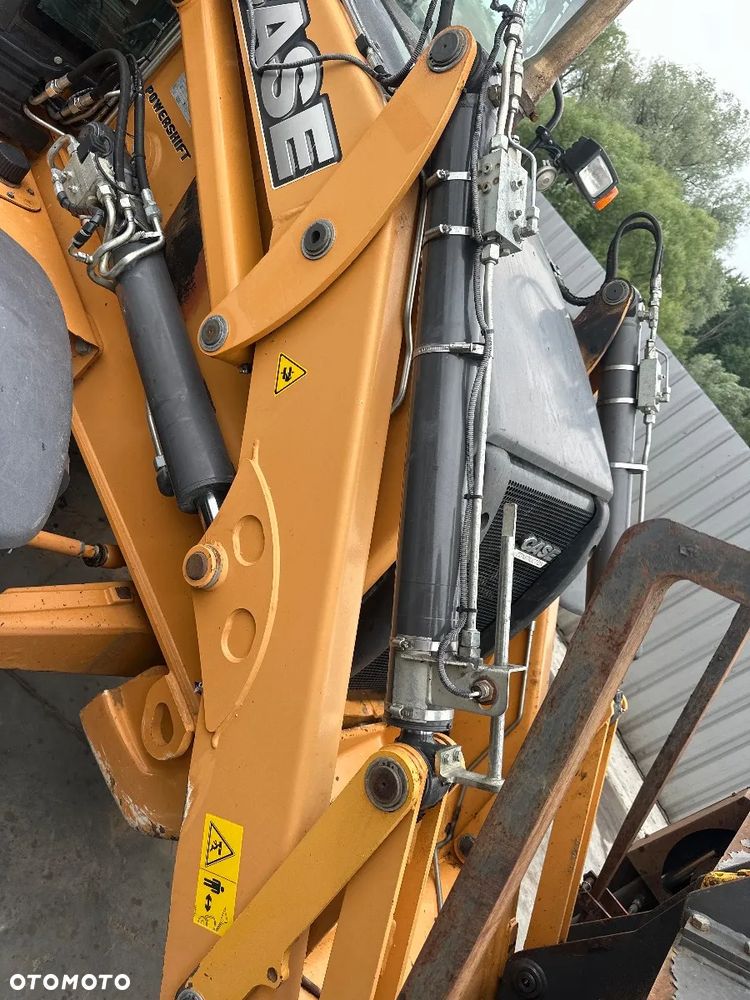 Case 590ST - 28