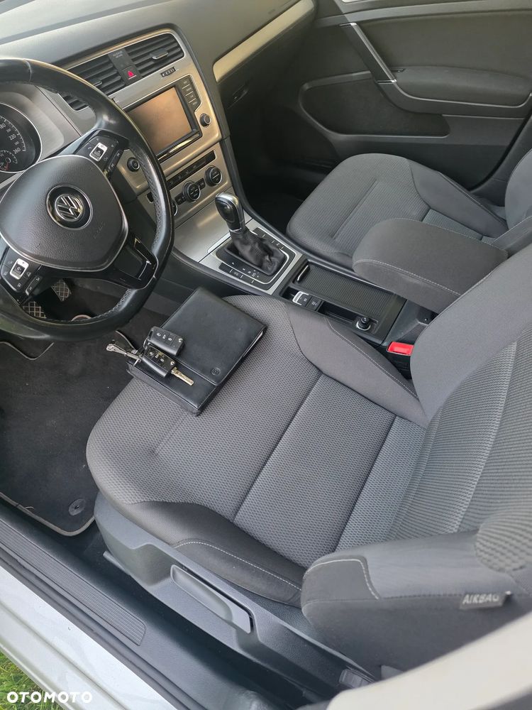 Volkswagen Golf 1.6 BlueTDI DSG Comfortline - 10