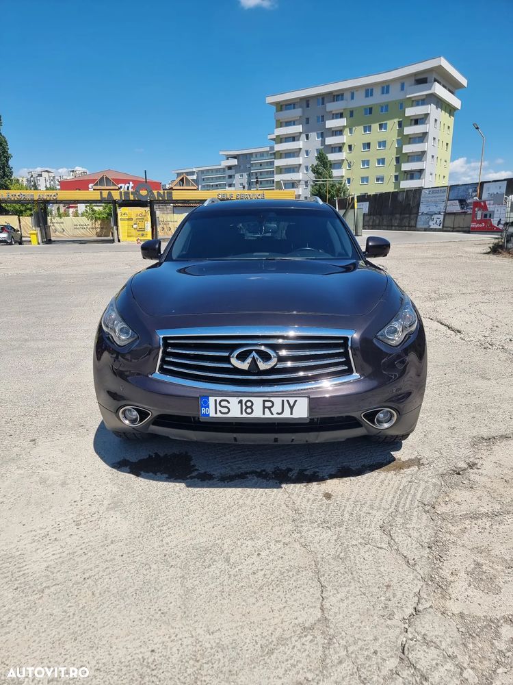 Infiniti Q70 - 3