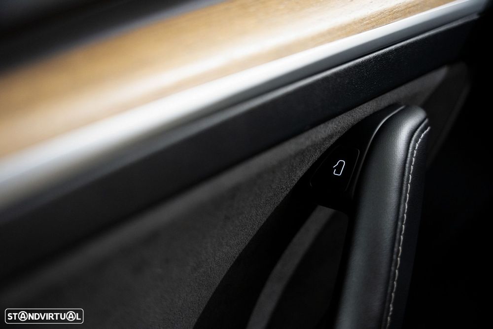 Tesla Model 3 Long Range Tração Traseira - 11