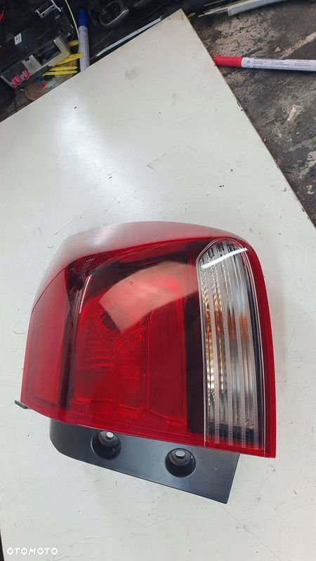 KIA Rio 4 IV 17- HB 5drzwi Prawa Lampa tylna tył - 3
