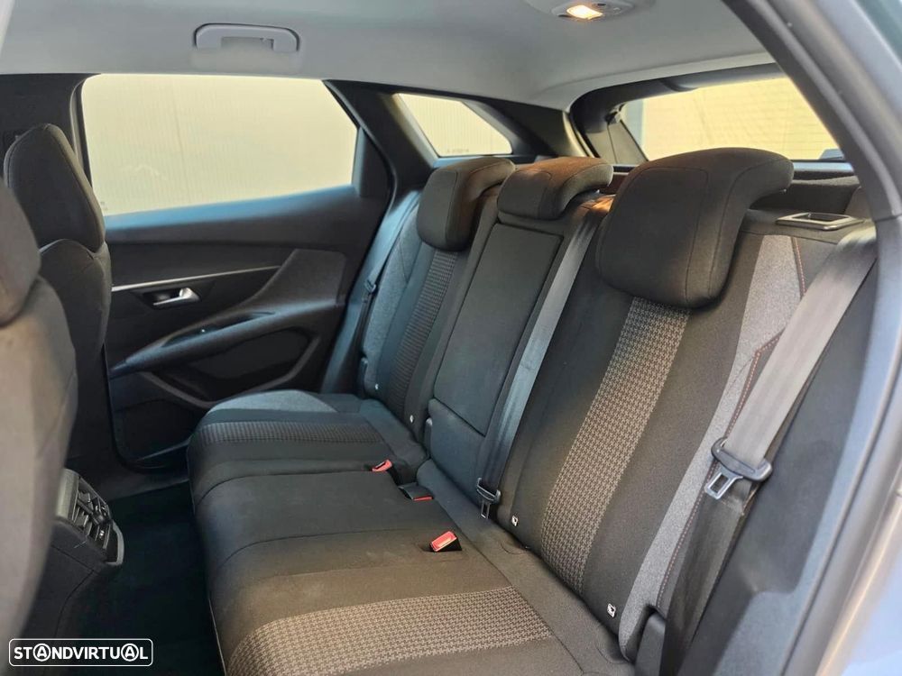Peugeot 3008 1.2 PureTech Active - 10