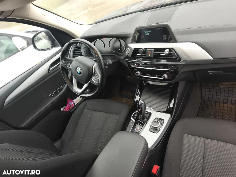 BMW X3 xDrive20i AT - 8