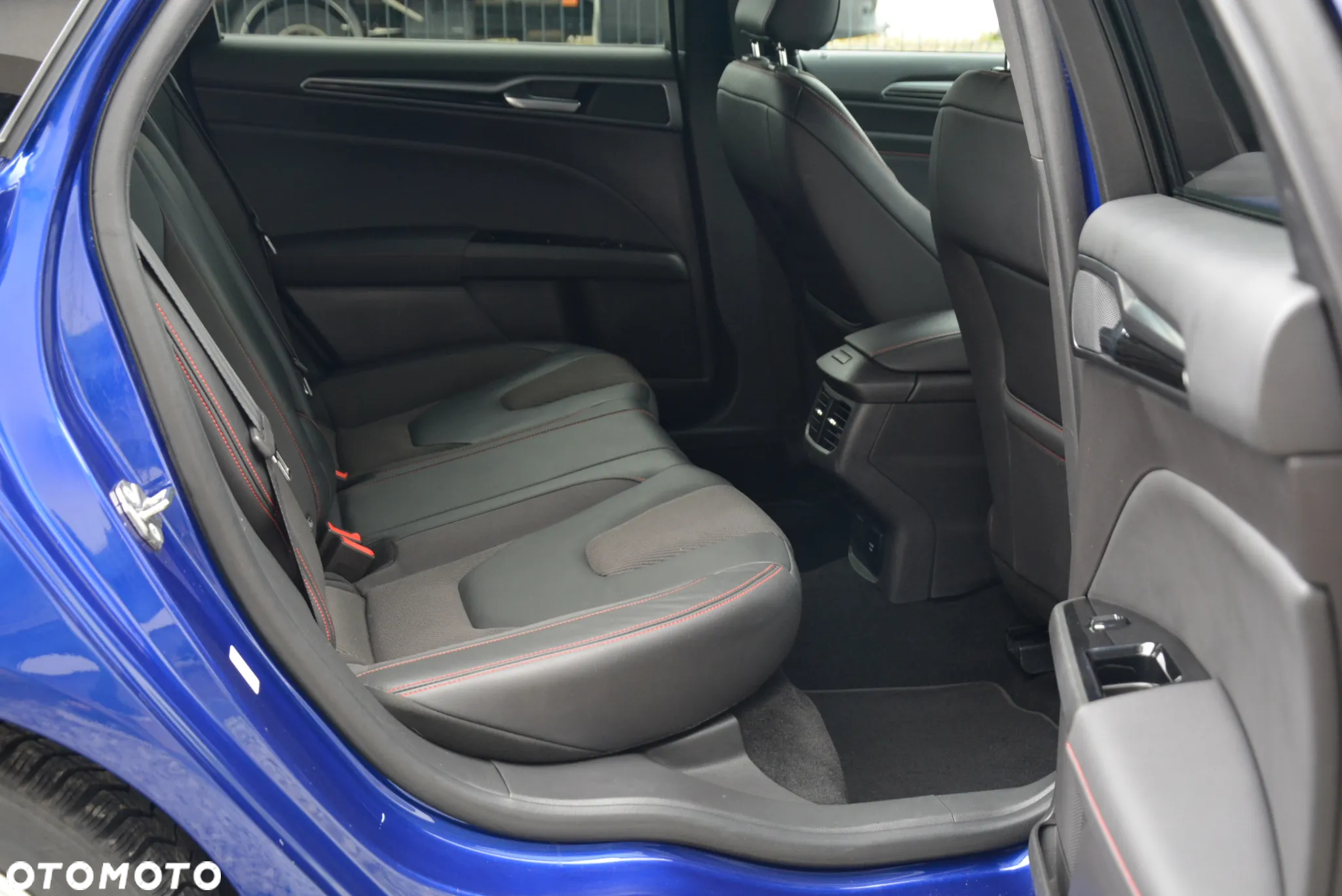 Ford Mondeo 2.0 EcoBoost Start-Stopp Autom ST-Line - 32