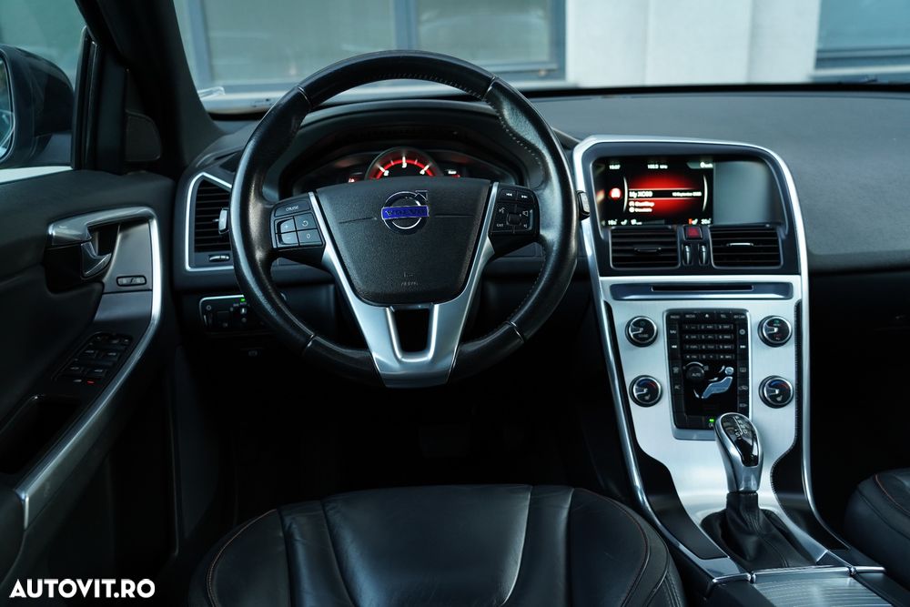 Volvo XC 60 D4 Geartronic Summum - 18