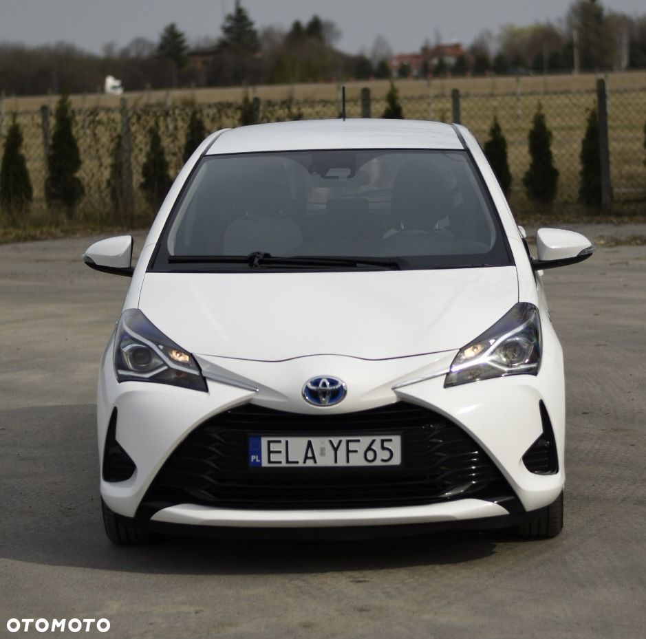 Toyota Yaris Hybrid 100 Premium EU6 - 17