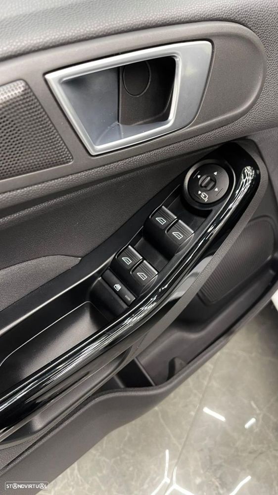 Ford Fiesta 1.5 TDCi Titanium - 30