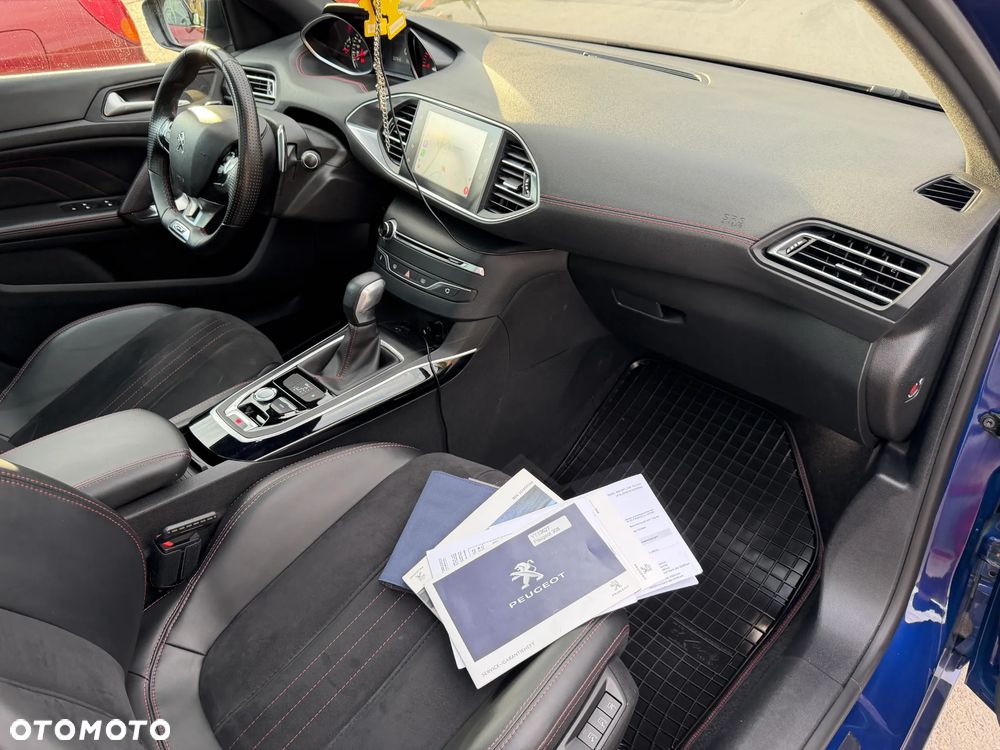 Peugeot 308 - 8