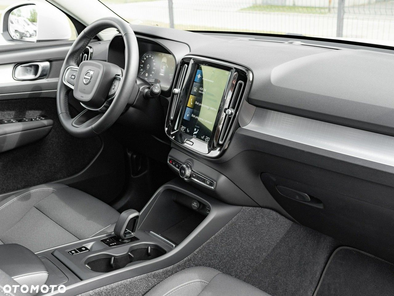 Volvo XC 40 T3 Momentum Pro - 33