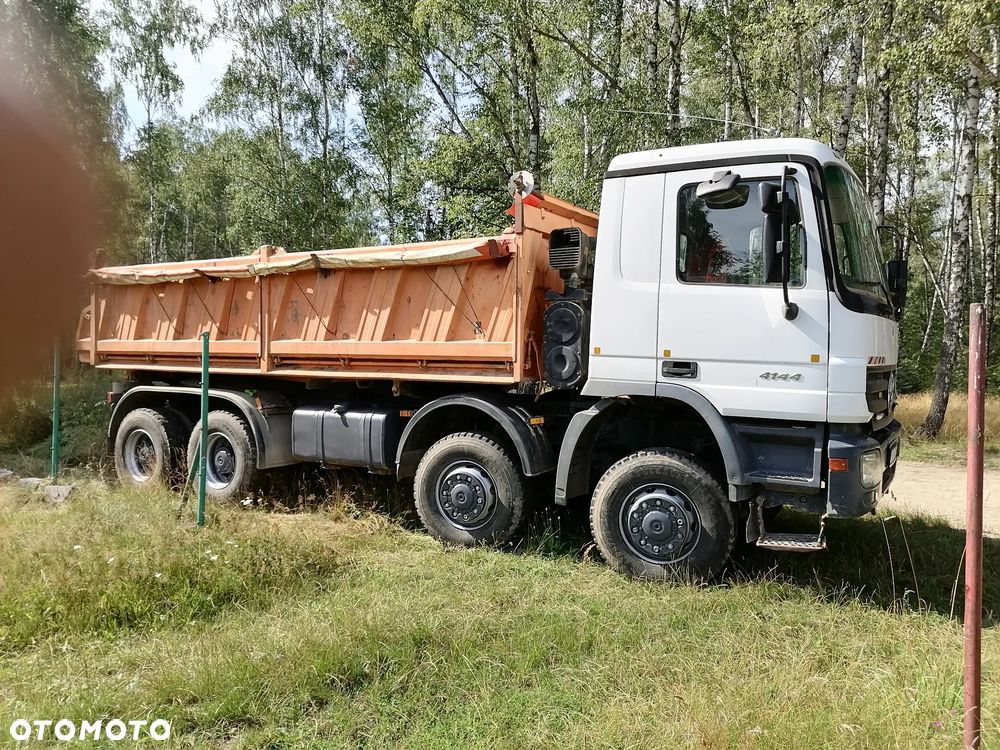 Mercedes-Benz Actros - 3