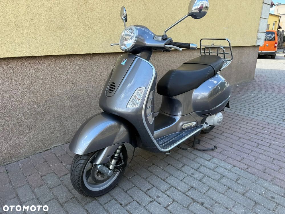 Vespa Grantourismo - 15