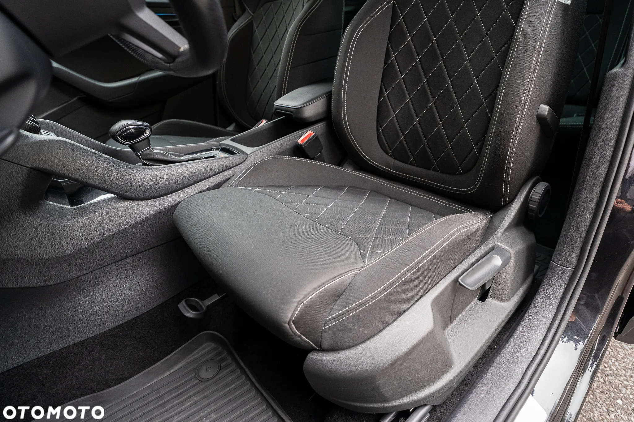 Skoda Karoq 2.0 TSI 4x4 Sportline DSG - 30