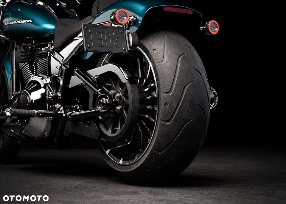 Harley-Davidson Softail Breakout - 17