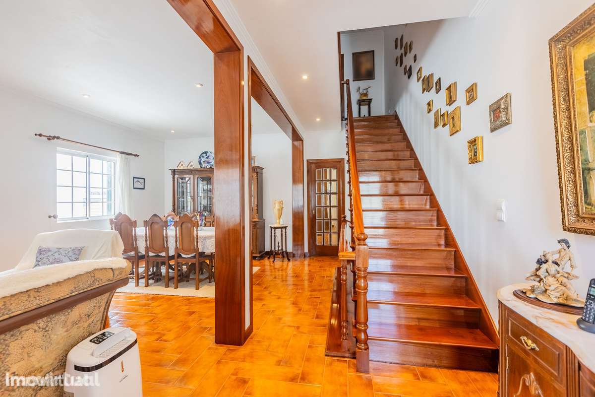 Moradia Geminada T3 - Rua Direita do Ramalho. - Grande imagem: 2/37