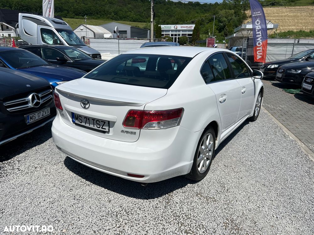 Toyota Avensis - 20