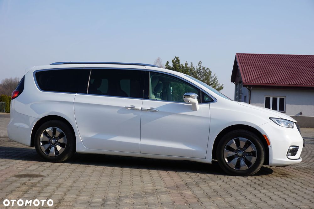 Chrysler Pacifica - 4