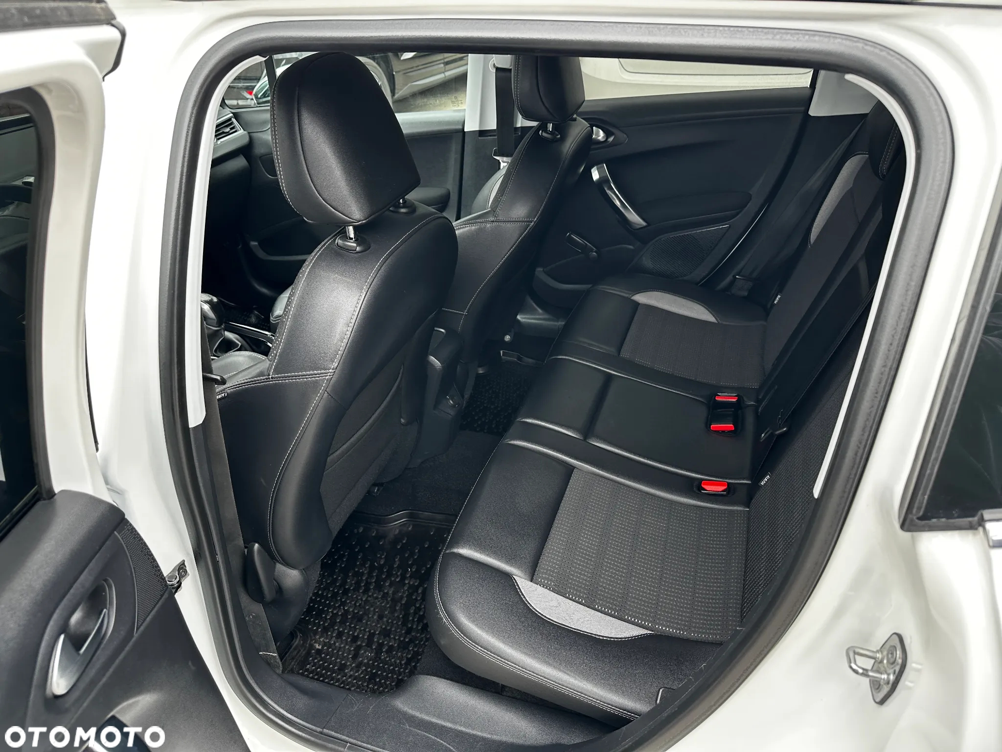 Peugeot 2008 - 21
