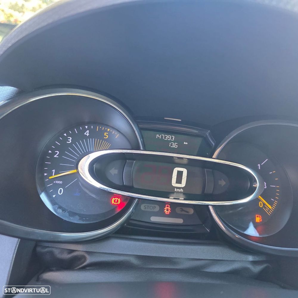 Renault Clio - 22